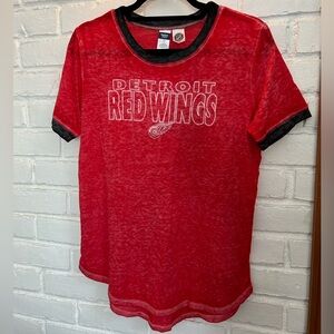Women’s Large Detroit Red Wings sleep tee